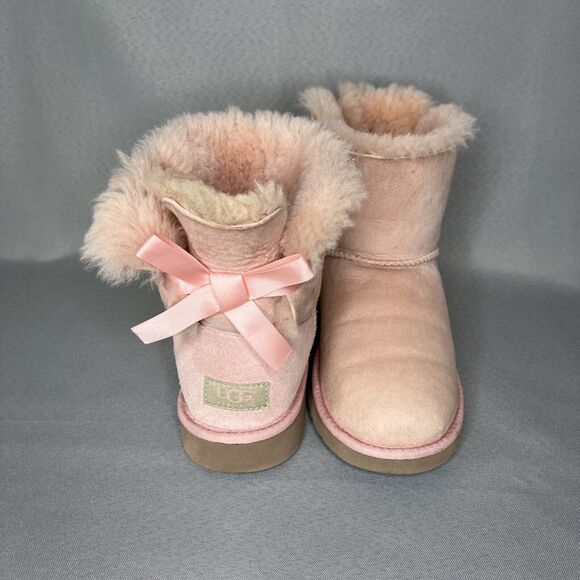 UGG Boots Bailey Bow Light Ballet Pink Coquette Very RARE Retired Sz 6 fits 7 - Picture 16 of 16